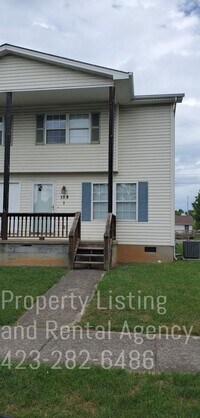 Building Photo - 3 Bedroom 1.5 Baths Townhouse Johnson City,TN