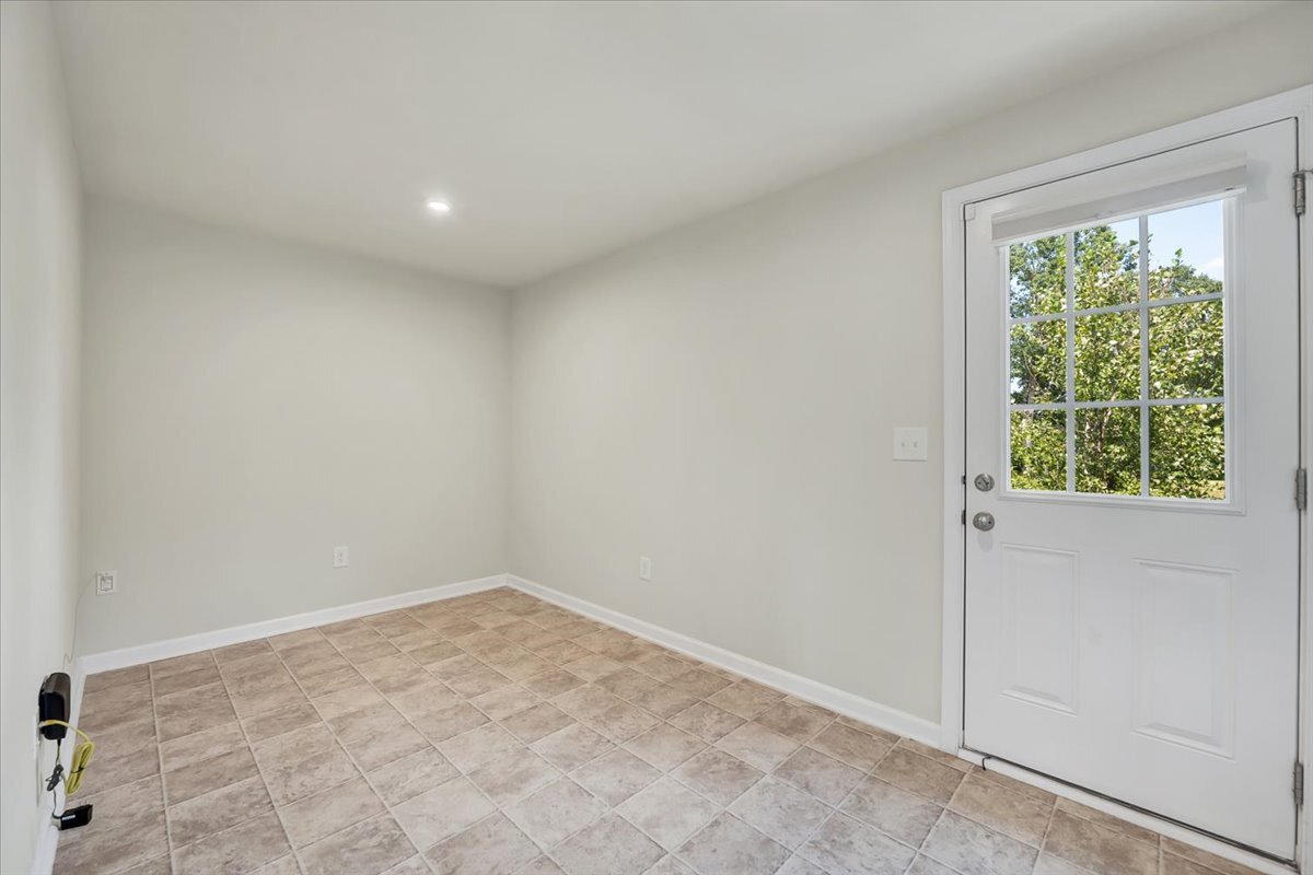 Building Photo - 5941 River Landing Dr