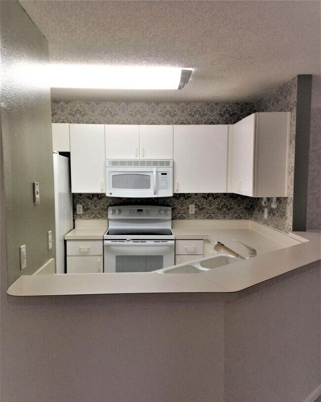 Primary Photo - 800 Ironwood Dr