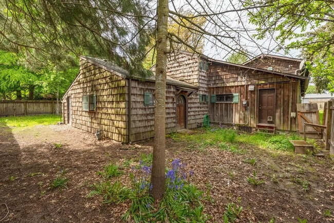 Building Photo - FOUR BEDROOM CHARMER WITH ADU IN CASTLE ROCK