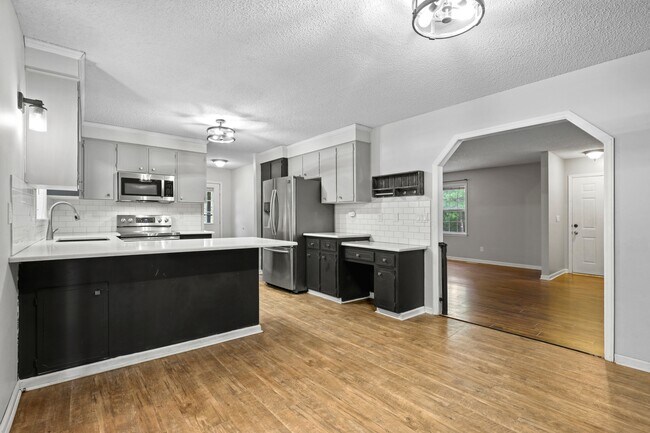 Building Photo - 598 Slick Rock Rd