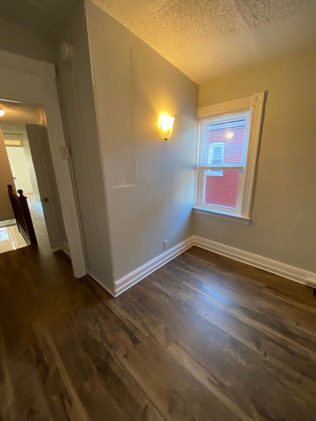 Building Photo - Beautifully Renovated 4 BR House in Lancas...