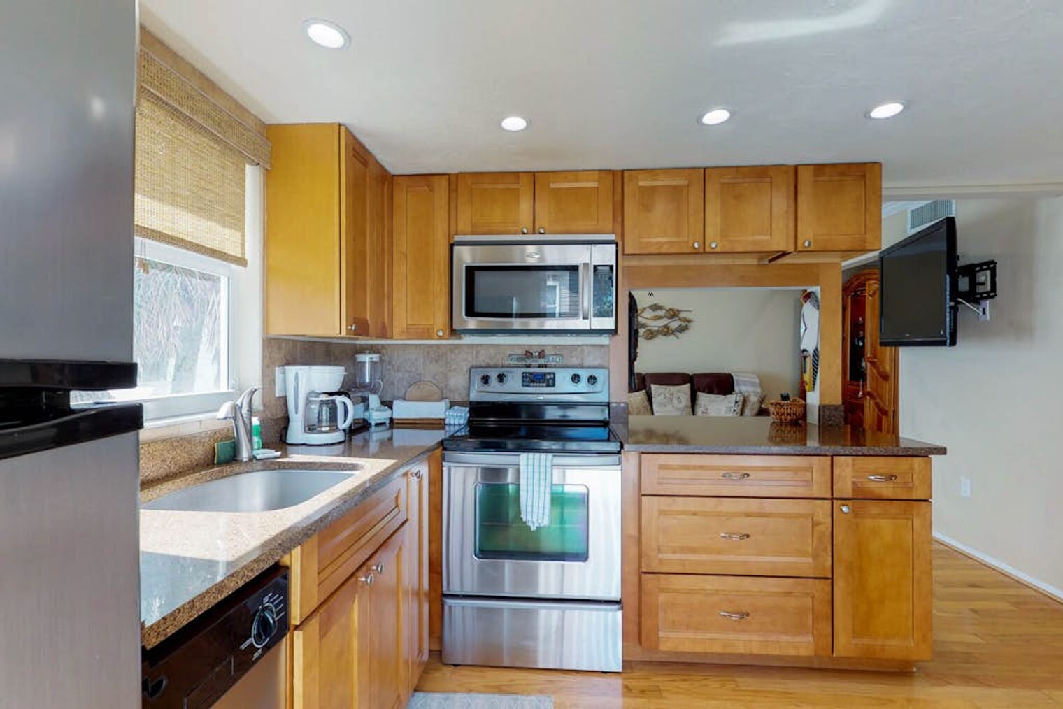 Building Photo - 1105 Gulf Dr S