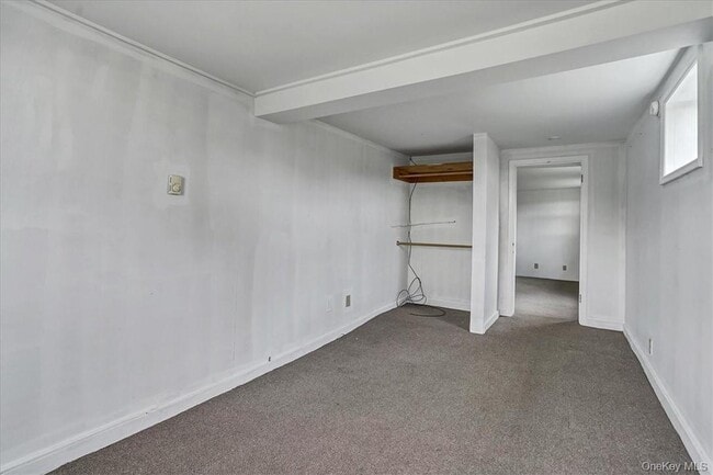 Building Photo - 492 Black Meadow Rd