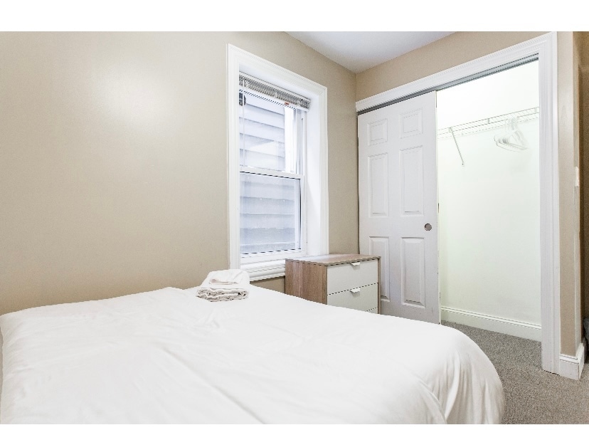 Building Photo - 2124 N Lorel Ave