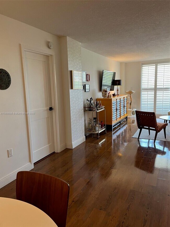 Building Photo - 13155 Ixora Ct