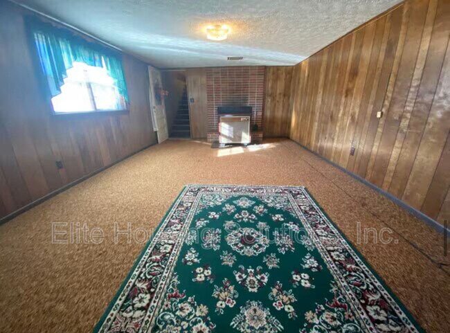 Building Photo - 410 Colonial Dr