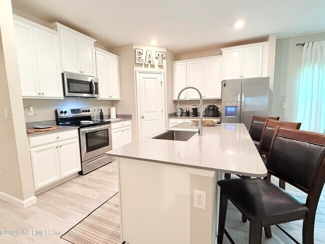 Building Photo - 1676 Enclave Rd