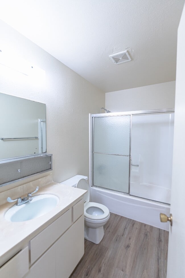 Building Photo - 1220 Fairview Dr