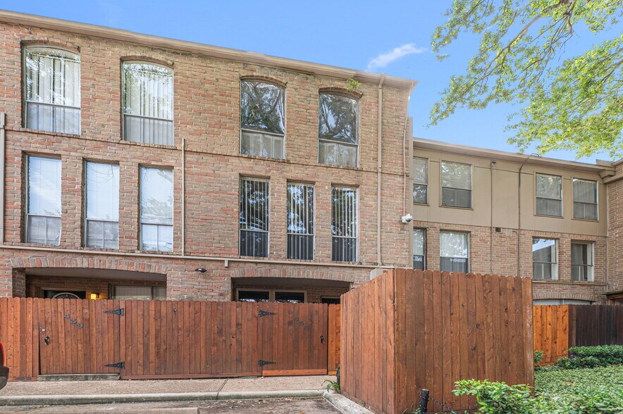 Building Photo - 4641 Wild Indigo St