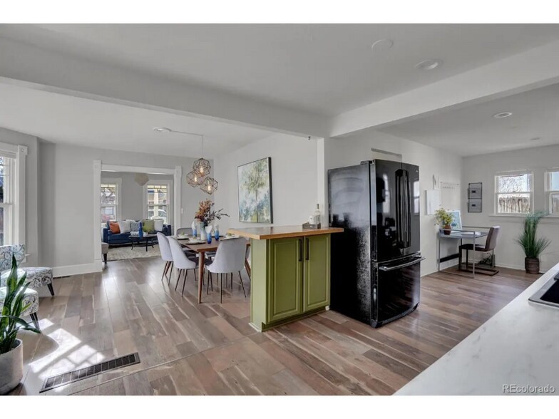 Building Photo - 1120 W Colorado Ave