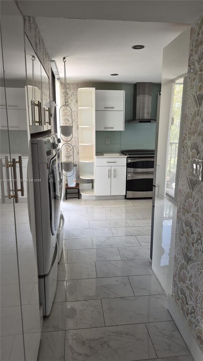 Building Photo - 2816 N 46th Ave