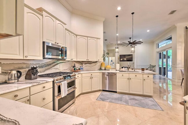 Building Photo - 7510 Camden Harbour Dr