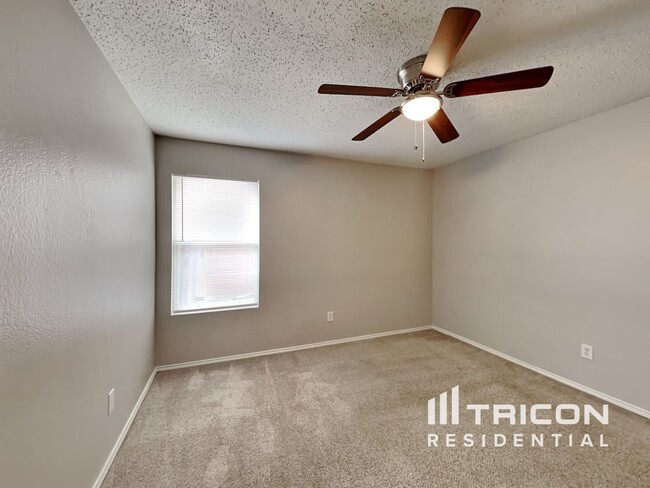 Building Photo - 3032 Cesareo Dr