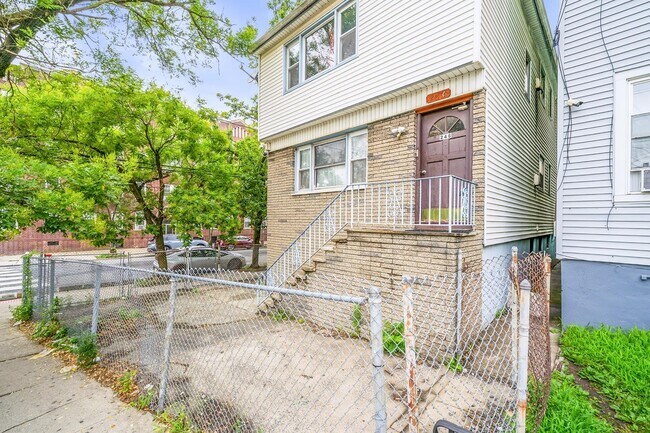 Primary Photo - 246 Sip Ave