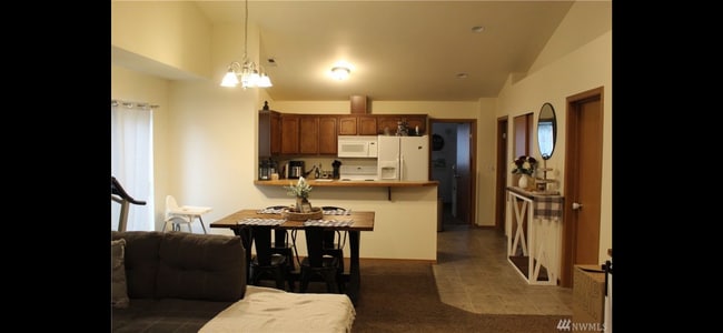 Building Photo - 1209 W Franklin St