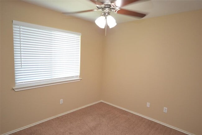 Building Photo - 302 Washington Square Dr