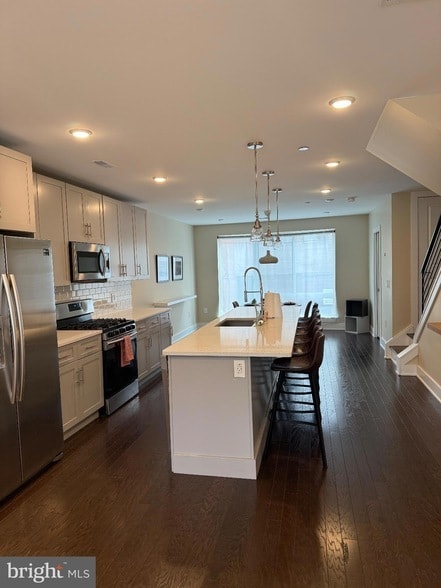 Building Photo - 1651 E Eyre St