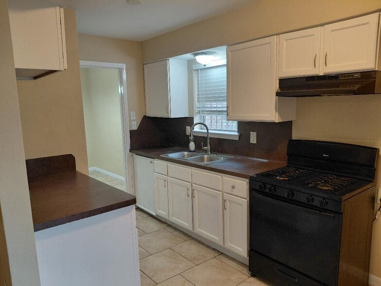 Building Photo - 5019 Tavenor Ln