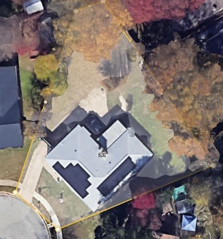 Building Photo - 201 Fleetwood Ct
