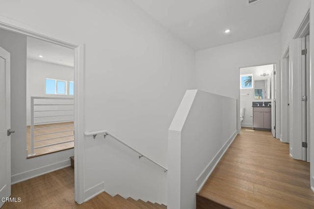 Building Photo - 834 N Fair Oaks Ave