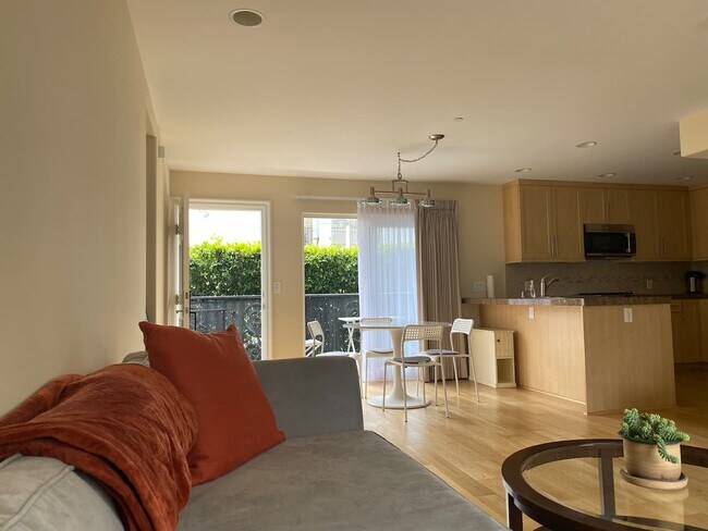Building Photo - 3005 Grand Canal
