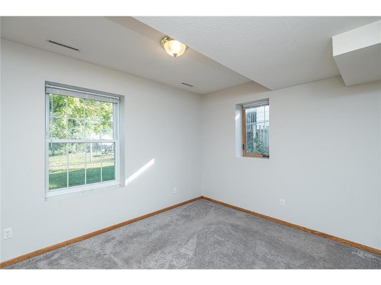 Building Photo - 117 21st St SE