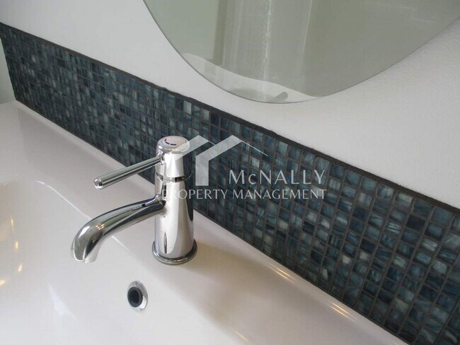 Building Photo - Gorgeous 3 Bedroom, 1 Bathroom Rambler near downtown Gig Harbor!