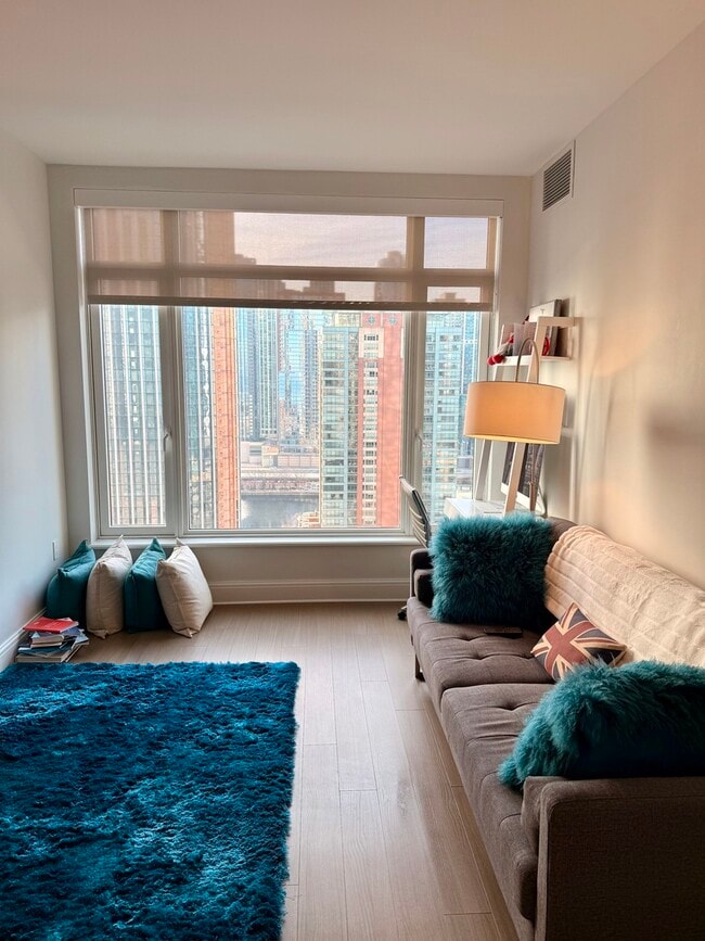 Building Photo - 514 N Peshtigo Ct