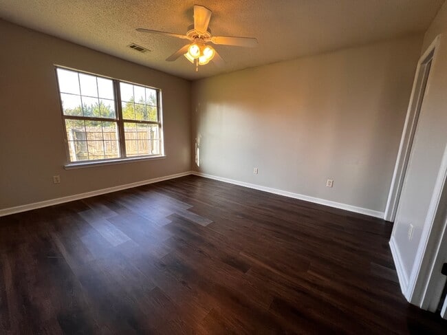 Building Photo - 1229 Langston Ln