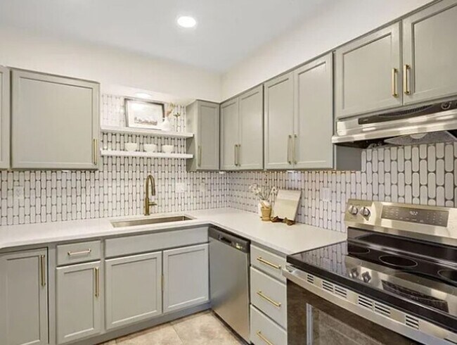 Building Photo - Beautiful, Newly Remodeled Home In Great Location!