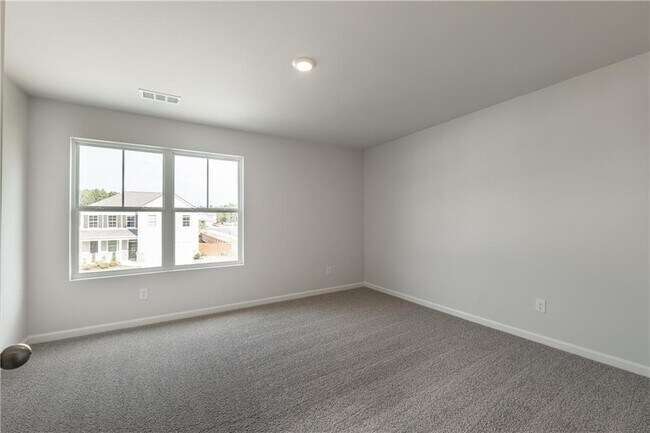 Building Photo - 117 Landsdowne Way SE
