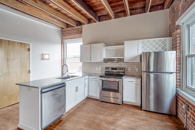 Interior Photo - 10 Walnut Alley