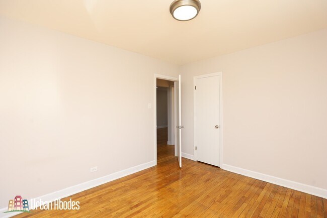 Building Photo - 7520 N Ridge Blvd