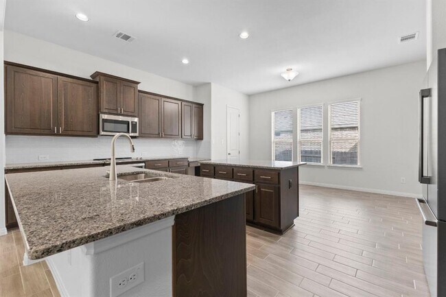 Building Photo - 104 Scenic Hills Cir