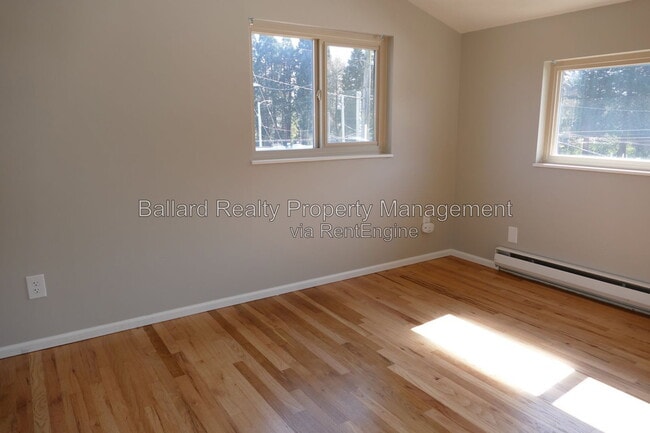 Building Photo - 5411 32nd Ave NW