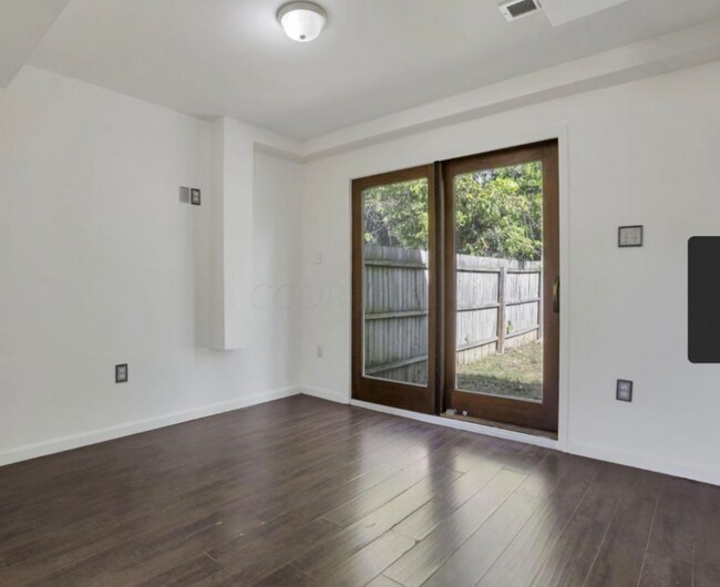 Building Photo - 2040 Margaret Ave