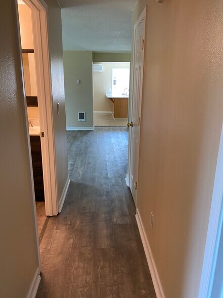 Building Photo - 15807 NE 86th Cir