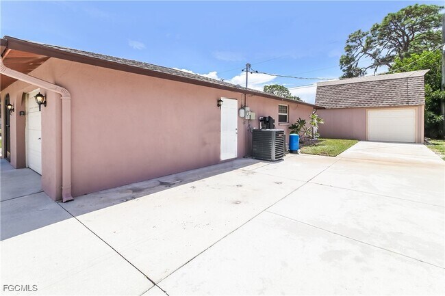 Building Photo - 587 Colgate Rd