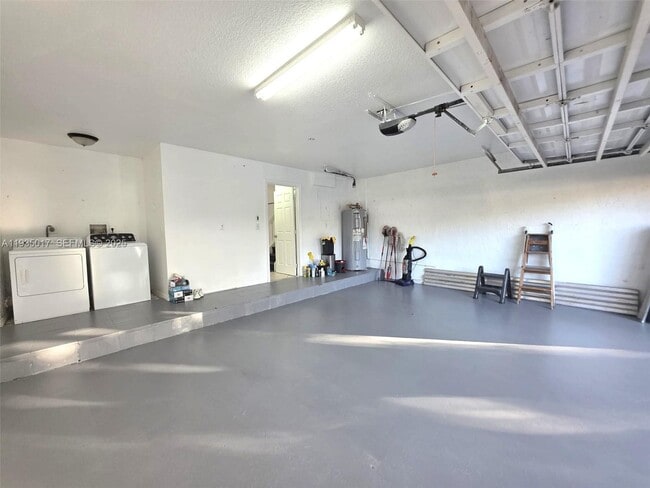 Building Photo - 640 Rock Hill Ave