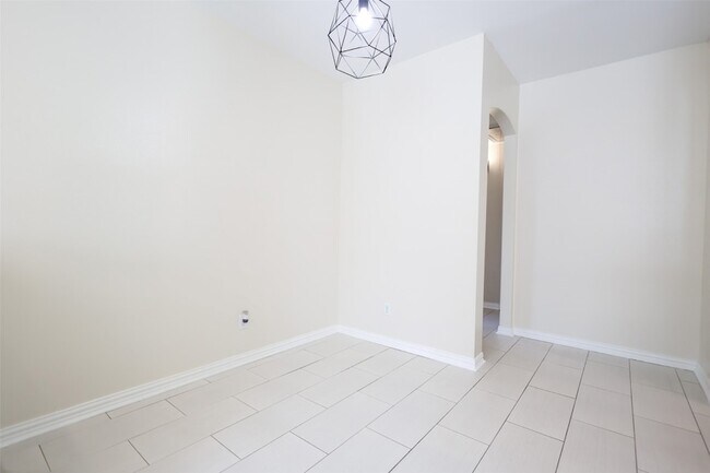 Building Photo - 5223 Jordan Ridge Dr