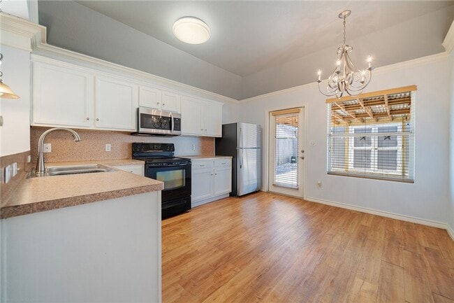 Building Photo - 2317 White Star Dr