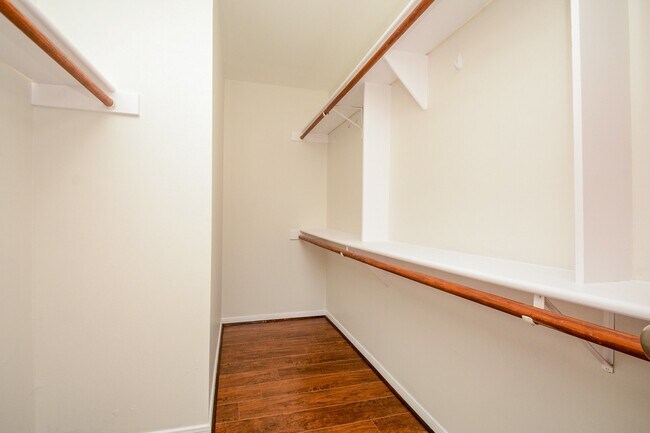 Building Photo - 13282 Trail Hollow Dr