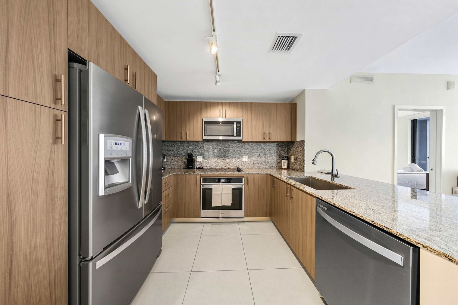 Building Photo - 5350 NW 84th Ave