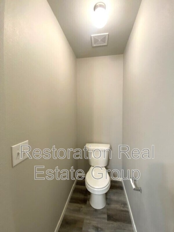 Building Photo - 10010 E 108th Pl N