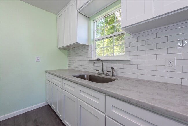 Building Photo - 6309 Anderson St