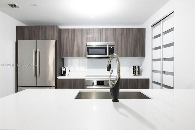 Building Photo - 488 NE 18th St