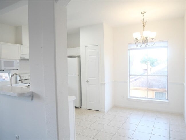 Building Photo - 6289 Wilcrest Dr