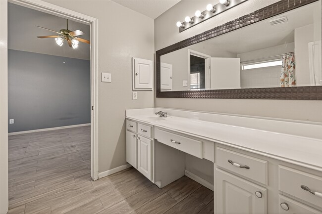 Building Photo - 19434 Brook Village Rd