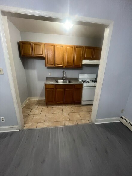 Primary Photo - 320 Sanford Ave